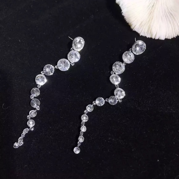 Jewelry - Fashion Long Crystals Earrings